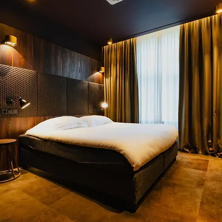 De Jonker Urban & 4*