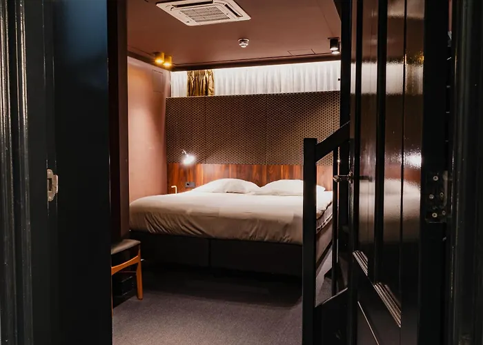 Otel De Jonker Urban 4*